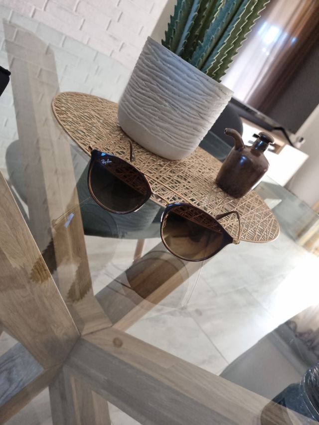 Gafas RAYBAN.