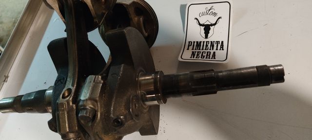 pistones y árbol de levas Ducati Monster