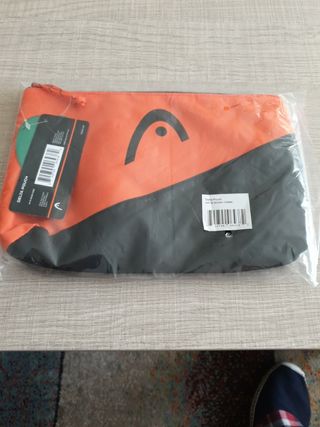 Neceser HEAD de segunda mano por 7 EUR en Pozuelo de Alarcón en WALLAPOP