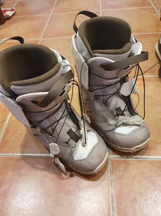 Botas snow mujer de segunda mano por 30 EUR en Alcobendas en WALLAPOP