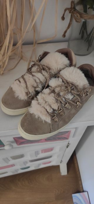 Zapatillas pelo Zara de segunda mano por 20 EUR en Guadalajara en WALLAPOP