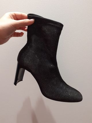 Botines fiesta Bershka de segunda mano por 10 EUR en Bilbao en WALLAPOP