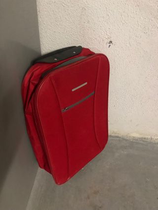 Maleta de mano de segunda mano por 10 EUR en Torredembarra en WALLAPOP