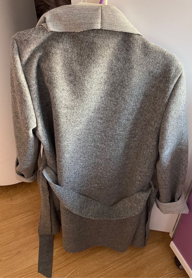 Chaqueta larga/ gabardina gris