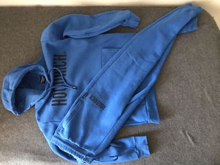 Chándal Hoodrich de segunda mano por 75 EUR en Torre del Mar en WALLAPOP
