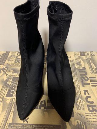 Botines negros MARYPAZ de segunda mano por 6 EUR en Ponferrada en WALLAPOP