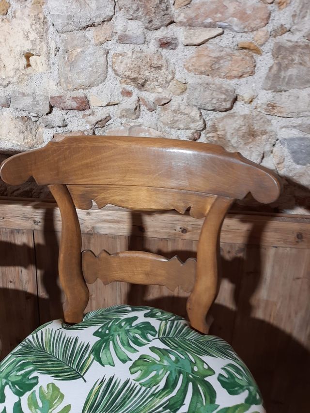 Sillas antiguas restauradas.