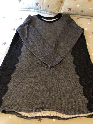 Sudadera larga jaspeada con encaje lateral. Zara de segunda mano por 5 EUR  en Benetússer en WALLAPOP