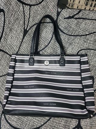 Bolsos tommy de segunda mano en L\\'Hospitalet de Llobregat en WALLAPOP