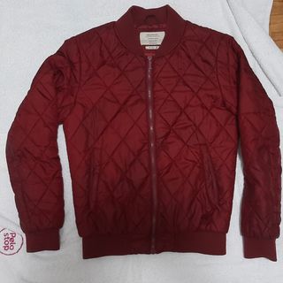 Abrigo acolchado Celopman de segunda mano por 25 EUR en Pamplona en WALLAPOP