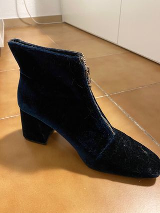 Botín terciopelo azul talla 39 de segunda mano por 4 EUR en Huesca en  WALLAPOP