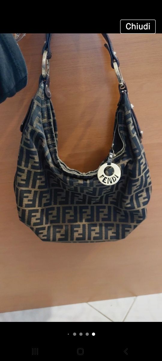 Firmatissima borsa fendi monogram vintage