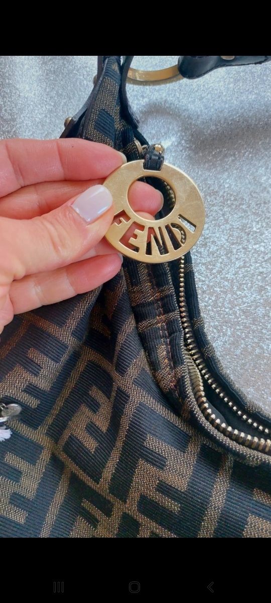Firmatissima borsa fendi monogram vintage