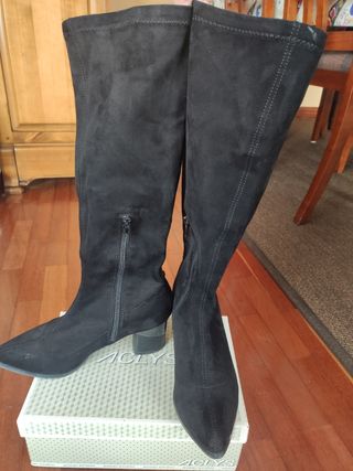 Botas altas licra ante color negro de Aclys de segunda mano por 15 EUR en  Miranda de Ebro en WALLAPOP