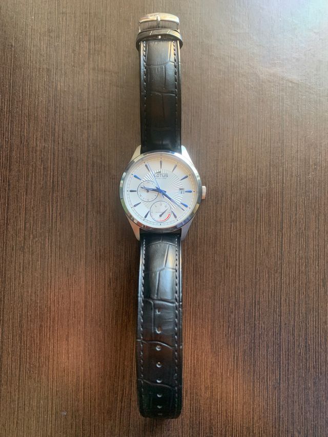 Reloj lotus