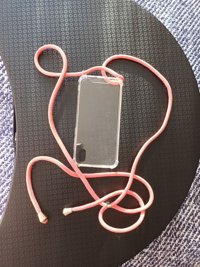 funda para colgar de móvil. sin usar