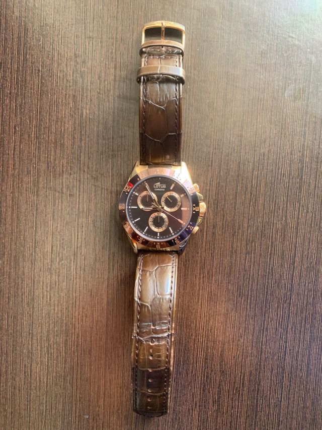Reloj lotus