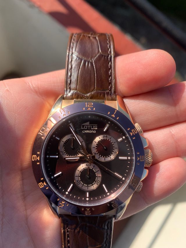 Reloj lotus