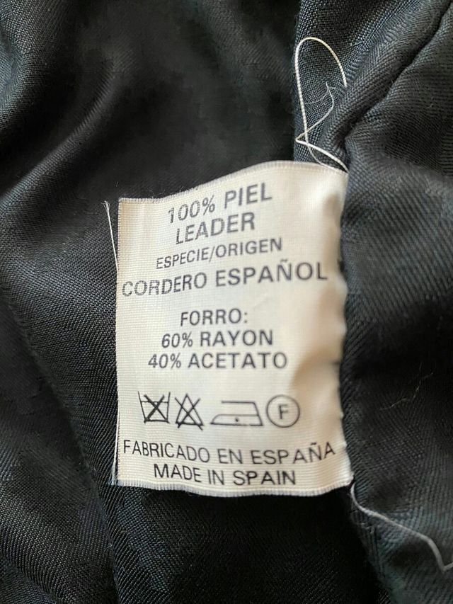 Cazadora de caballero de piel, negra.