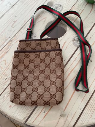 Bandolera Gucci original de segunda mano por 250 EUR en Sant Cugat del  Vallès en WALLAPOP