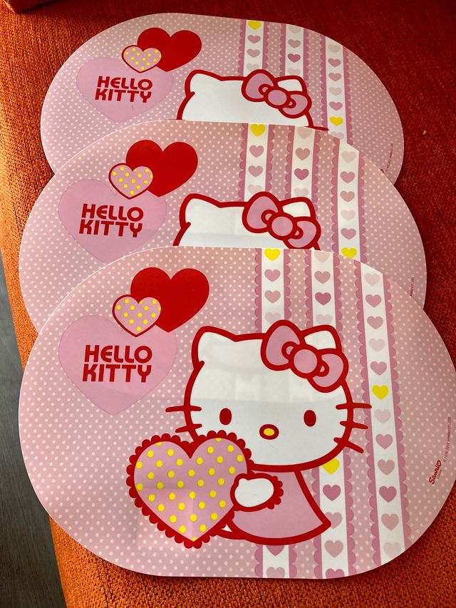 Tres manteles individuales HELLO KITTY.
