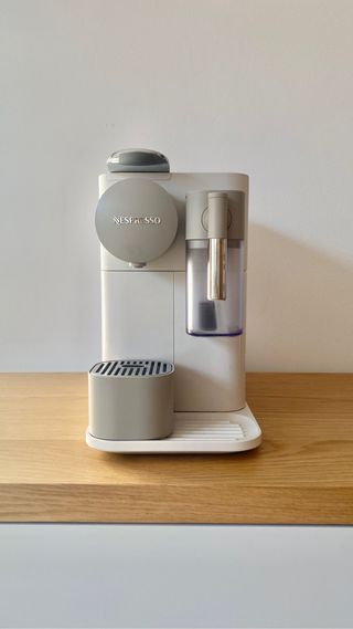 Cafetera Lattissima One de segunda mano por 110 EUR en Valencia en WALLAPOP