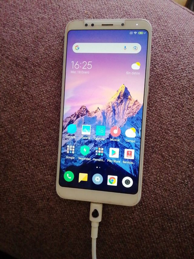 XIAOMI REDMI 5 PLUS + IN REGALO 3 COVER.