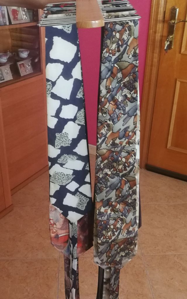 Lote de 49 corbatas como nuevas