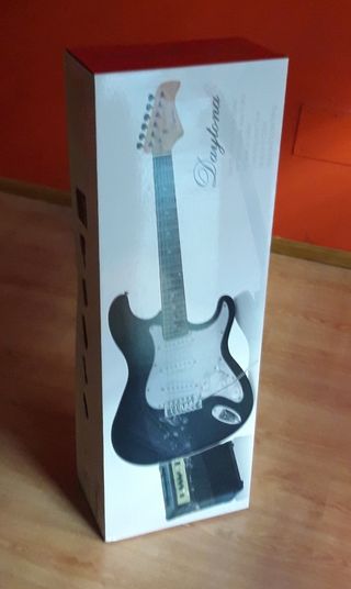 Pack de guitarra eléctrica Daytona de segunda mano por 95 EUR en  Torrelavega en WALLAPOP