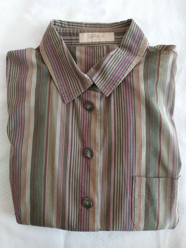 Camisa mujer listada. Tonos verdes