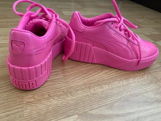 Zapatillas Puma CALI WEDGE rosa de segunda mano por 60 EUR en San Andrés  del Rabanedo en WALLAPOP