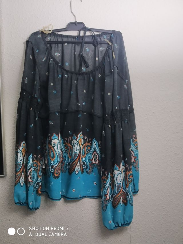 si te llevas 5 blusas12€, si son separadas 4€