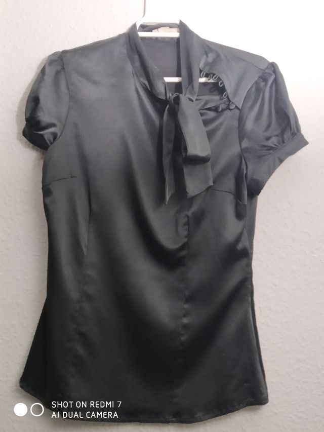 si te llevas 5 blusas12€, si son separadas 4€