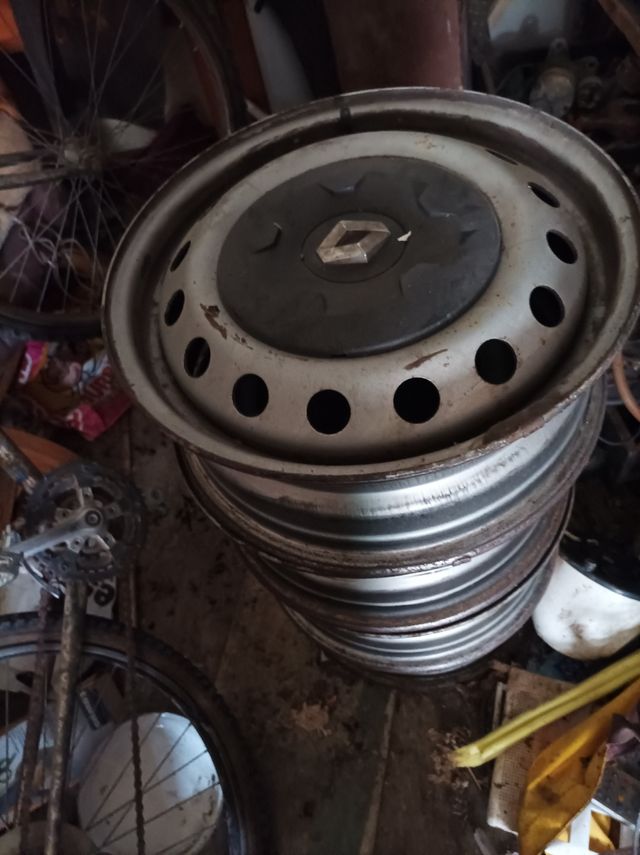 2Tapacubos para llantas renault traficc