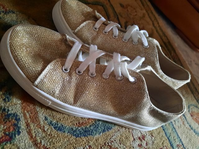 zapatos dorados