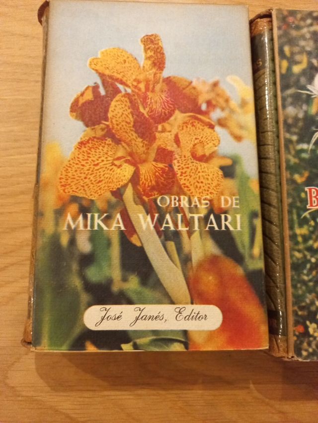 Obras d Mika Waltari, B.A.Williams y Pérez Reverte