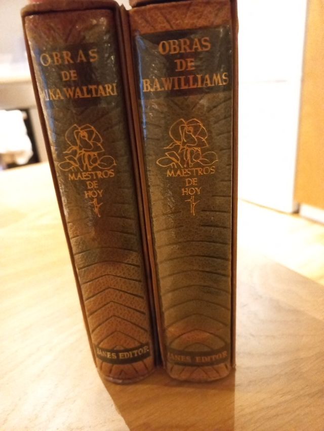 Obras d Mika Waltari, B.A.Williams y Pérez Reverte