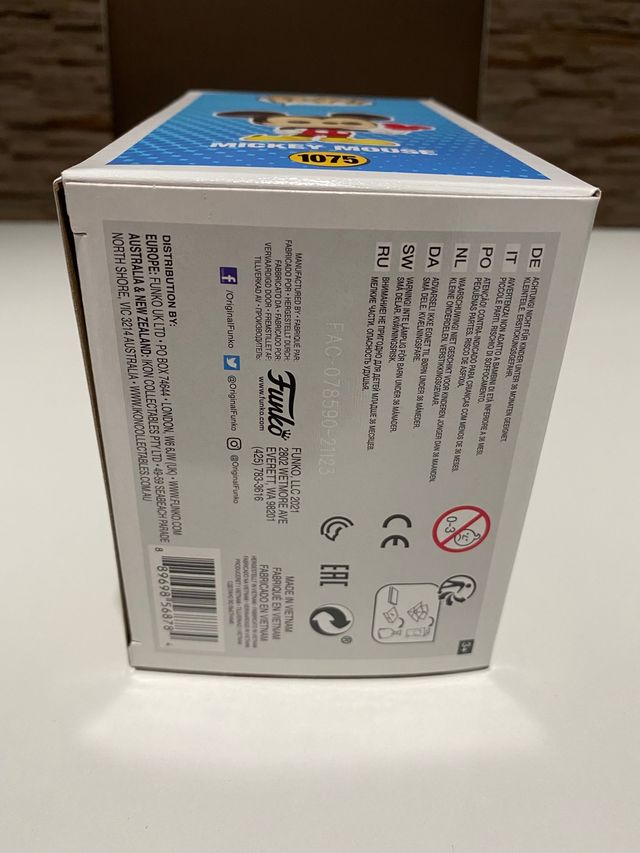 Funko Pop Mickey Mouse with Popsicle #1075