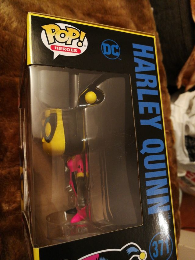 funko pop black light harley Quinn