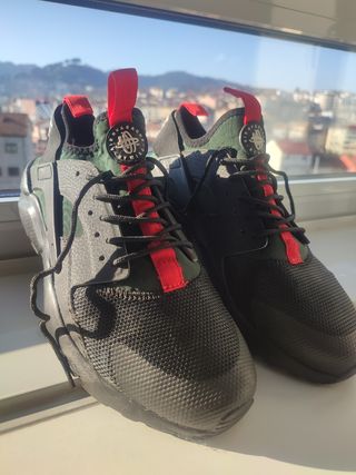NIKE HUARACHE ULTRA GUCCI 43 de segunda mano por 70 EUR en Ourense en  WALLAPOP