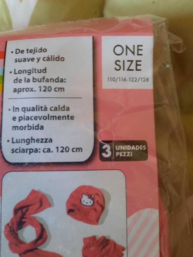 Sciarpa e cappellino con guanti