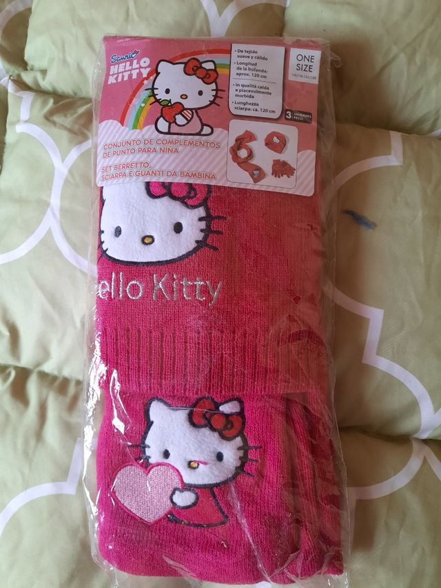 Sciarpa e cappellino con guanti