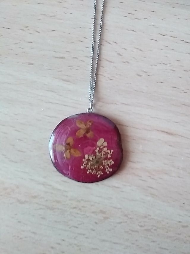 Colgante artesanal de madera