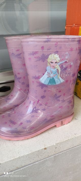 Botas agua Frozen de segunda mano por 6 EUR en La Roda en WALLAPOP