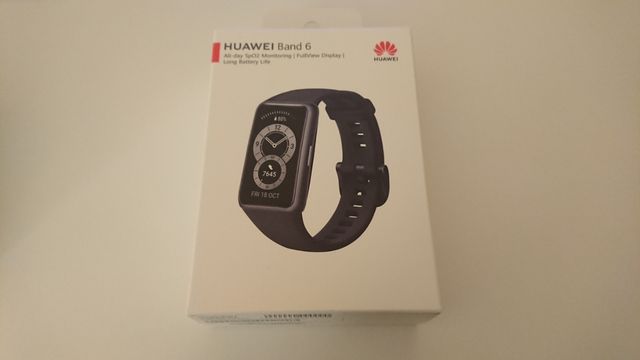 Huawei Band 6 negra y FreeBuds 4 sin abrir