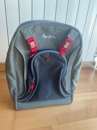Mochila Pepe Jeans de segunda mano por 8 EUR en Burgos en WALLAPOP