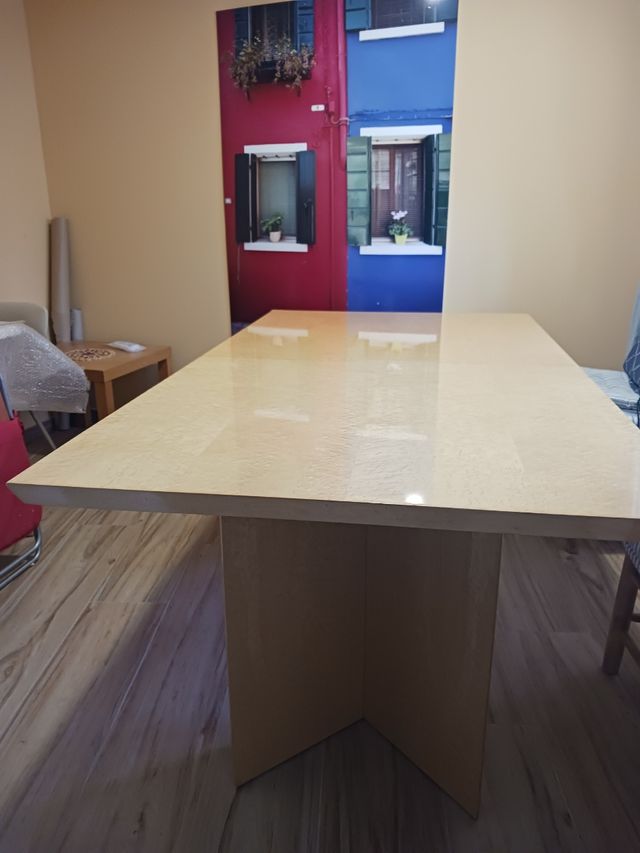 Mesa de comedor extensible diseño de Roche Bobois