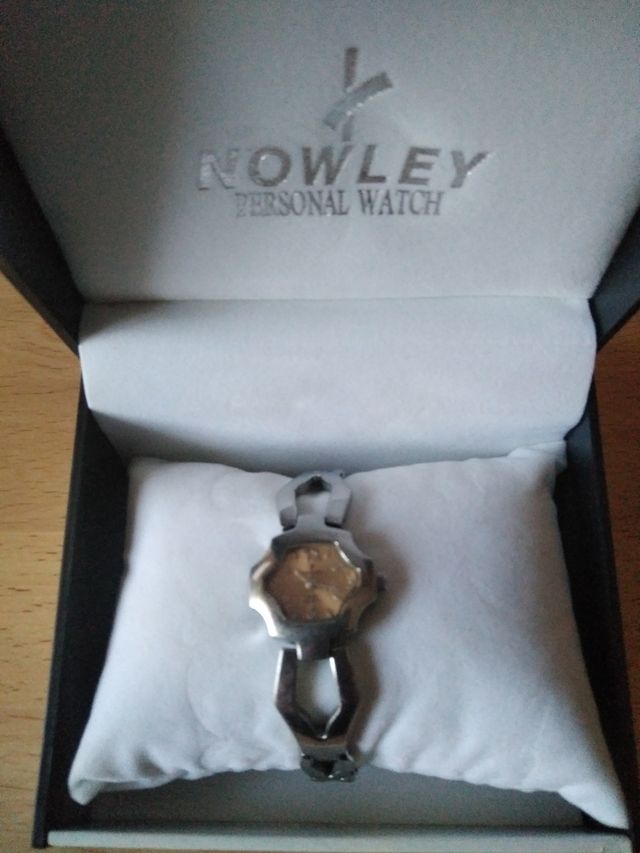 Oferta!! Reloj de mujer vintage de la marca Nowley