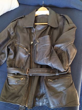 Cazadora cuero moto de segunda mano en Getafe en WALLAPOP