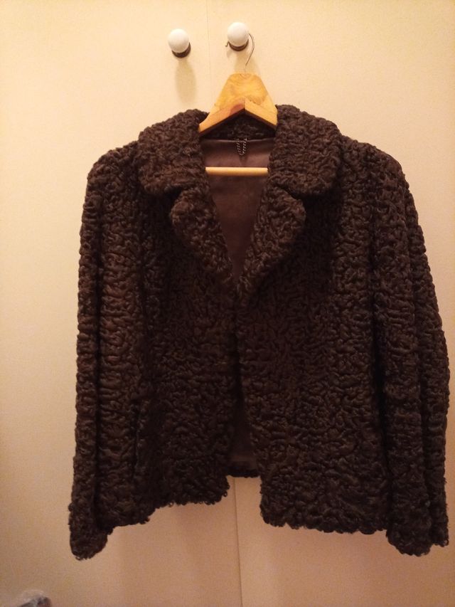 Chaqueton de ASTRACAN. Color tabaco.